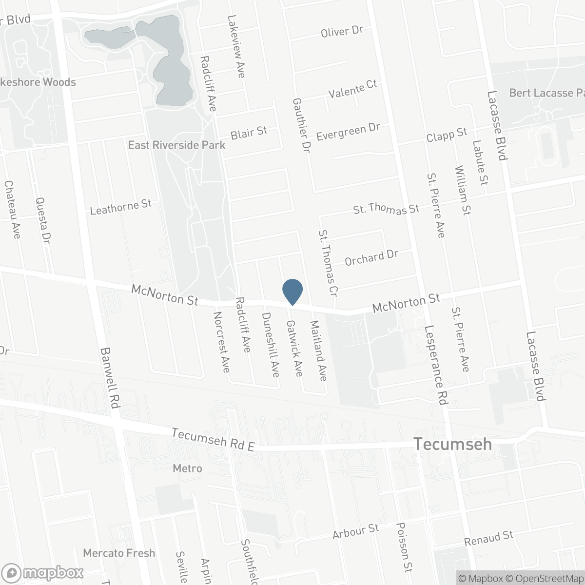 2272 GATWICK, Windsor, Ontario N8P 0B7